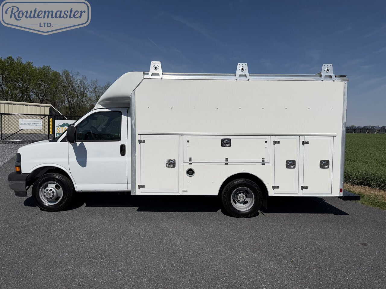 2017 Chevrolet Express 3500 12' Utility - Photo 6 - Mount Joy, PA 17552