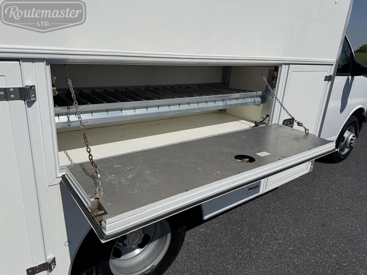 2017 Chevrolet Express 3500 12' Utility - Photo 23 - Mount Joy, PA 17552