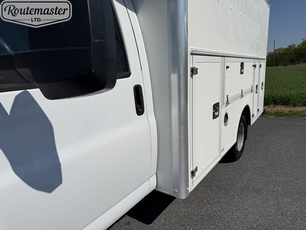 2017 Chevrolet Express 3500 12' Utility - Photo 5 - Mount Joy, PA 17552