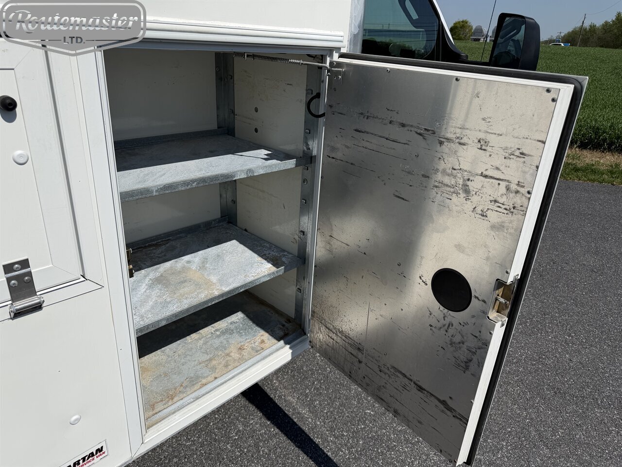 2017 Chevrolet Express 3500 12' Utility - Photo 24 - Mount Joy, PA 17552