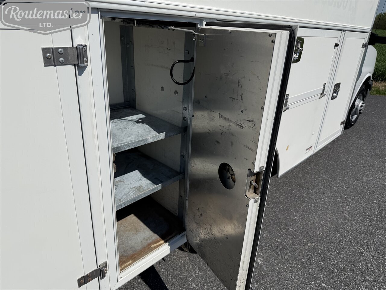 2017 Chevrolet Express 3500 12' Utility - Photo 22 - Mount Joy, PA 17552