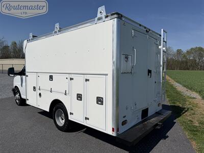 2017 Chevrolet Express 3500 12' Utility - Photo 7 - Mount Joy, PA 17552