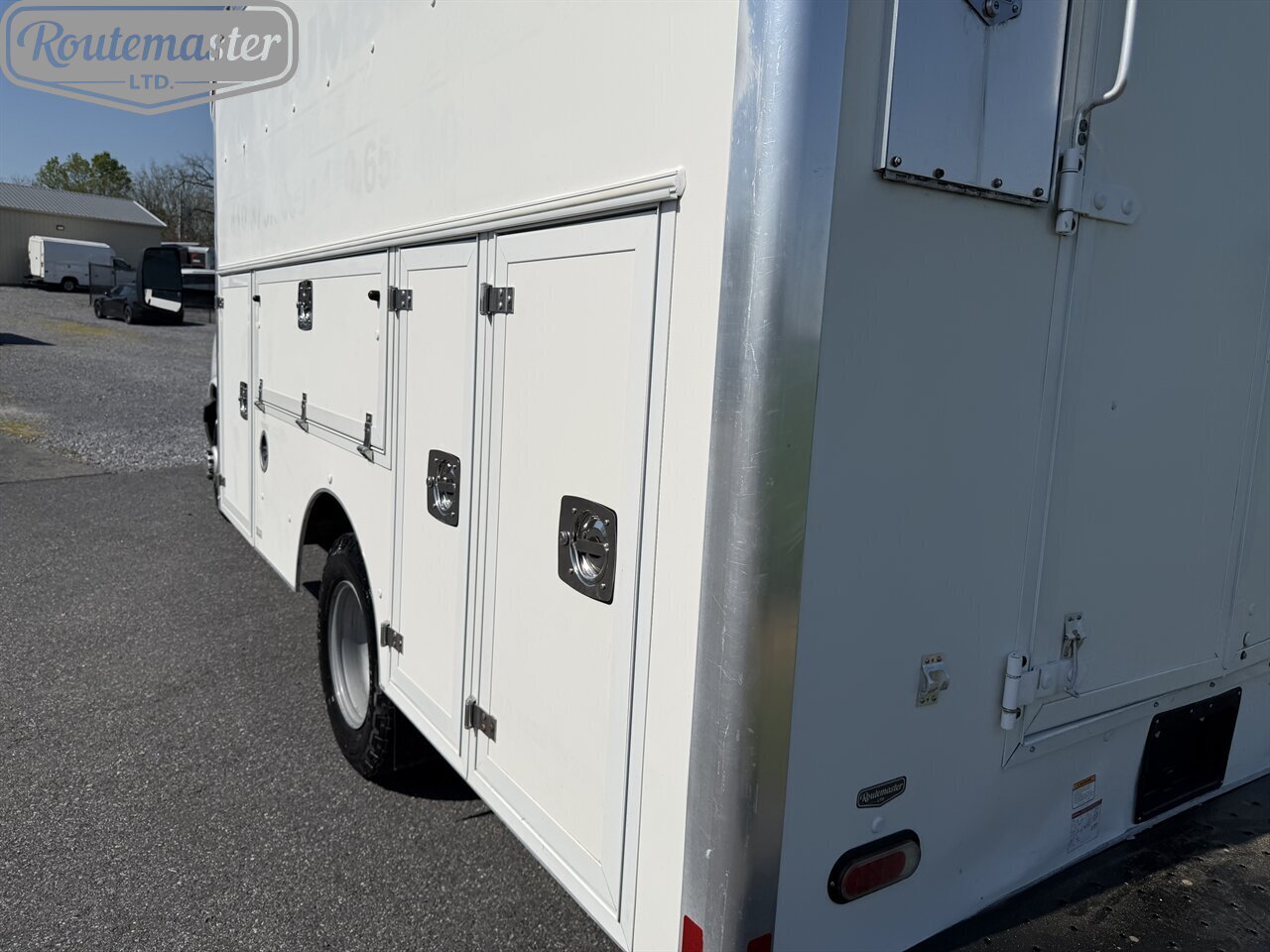 2017 Chevrolet Express 3500 12' Utility - Photo 9 - Mount Joy, PA 17552