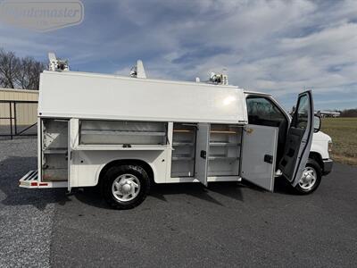 2018 Ford E-Series Van E-350 10' KUV   - Photo 6 - Mount Joy, PA 17552