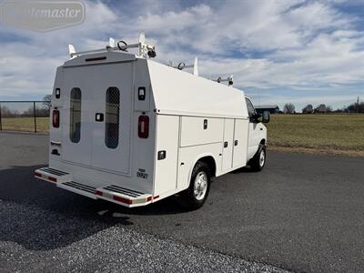 2018 Ford E-Series Van E-350 10' KUV   - Photo 8 - Mount Joy, PA 17552