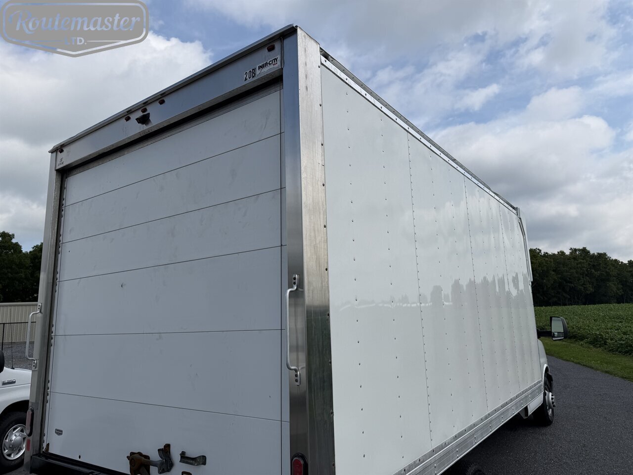 2020 Chevrolet Express 4500 16' Box - Photo 32 - Mount Joy, PA 17552