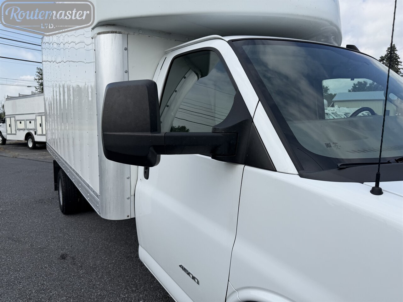 2020 Chevrolet Express 4500 16' Box - Photo 25 - Mount Joy, PA 17552