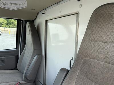 2020 Chevrolet Express 4500 16' Box - Photo 17 - Mount Joy, PA 17552