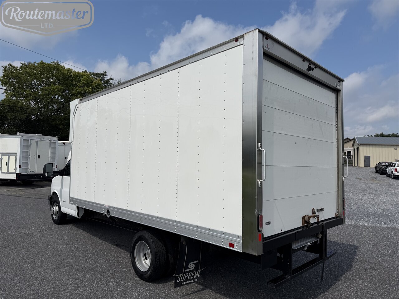 2020 Chevrolet Express 4500 16' Box - Photo 9 - Mount Joy, PA 17552