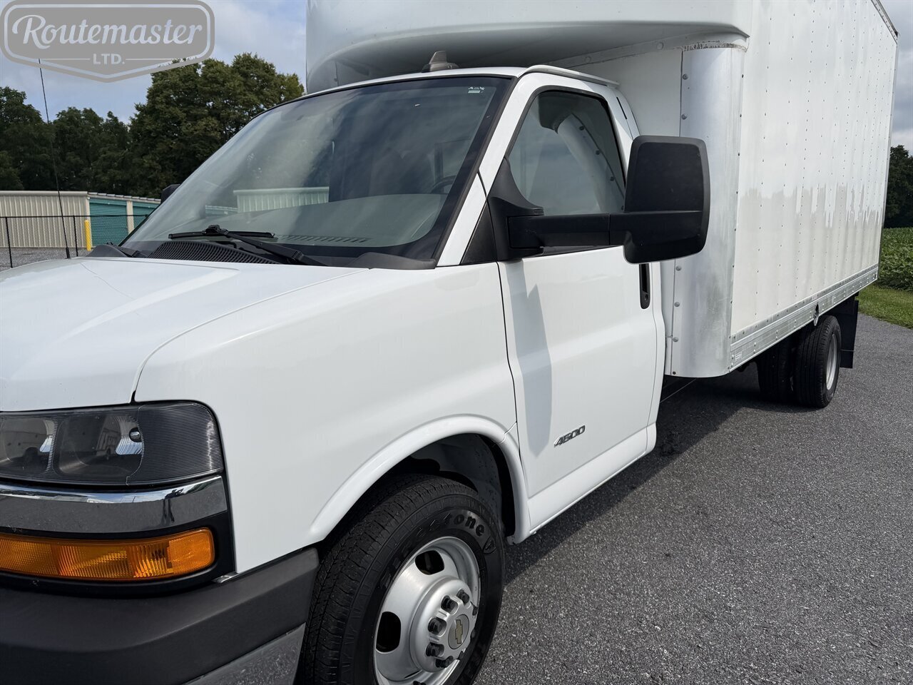 2020 Chevrolet Express 4500 16' Box - Photo 3 - Mount Joy, PA 17552