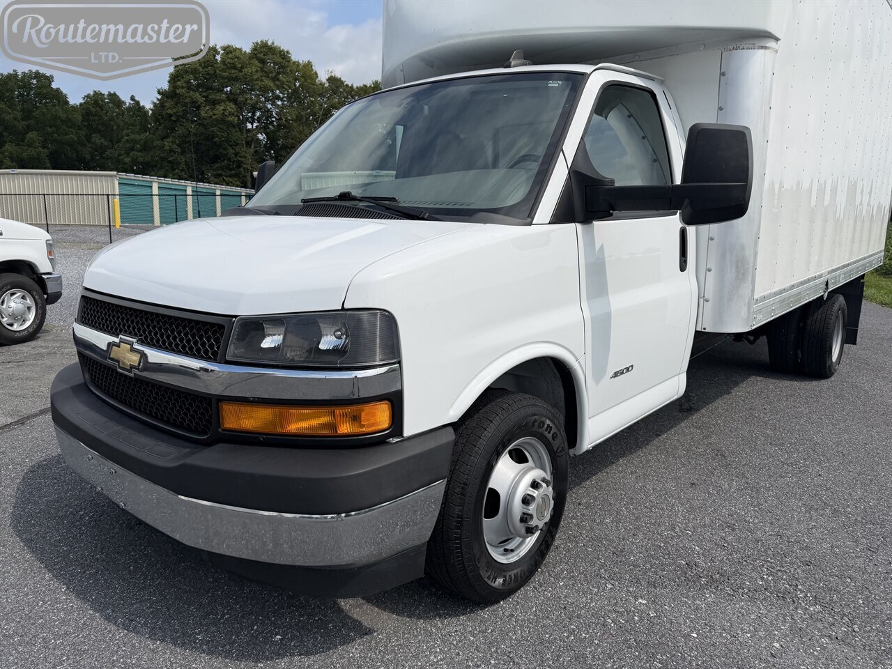 2020 Chevrolet Express 4500 16' Box - Photo 2 - Mount Joy, PA 17552