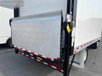 2018 Isuzu NPR 14' Box   - Photo 4 - Mount Joy, PA 17552