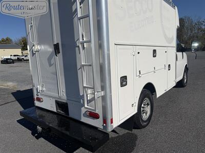2017 Chevrolet Express 3500 10' Utility   - Photo 20 - Mount Joy, PA 17552
