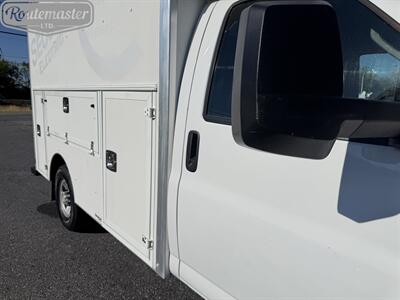 2017 Chevrolet Express 3500 10' Utility   - Photo 15 - Mount Joy, PA 17552
