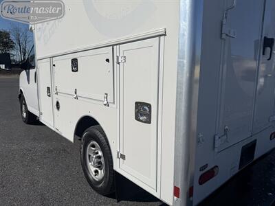 2017 Chevrolet Express 3500 10' Utility   - Photo 5 - Mount Joy, PA 17552