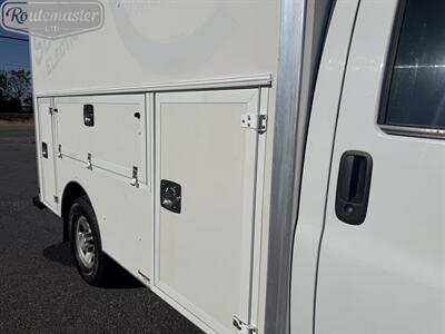 2017 Chevrolet Express 3500 10' Utility   - Photo 16 - Mount Joy, PA 17552