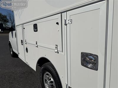 2017 Chevrolet Express 3500 10' Utility   - Photo 6 - Mount Joy, PA 17552