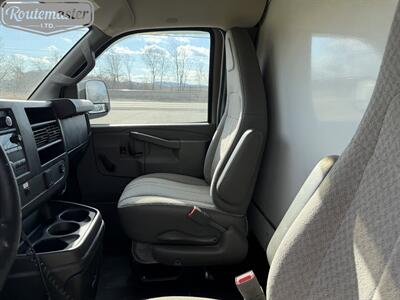 2016 GMC Savana 3500 12' Box   - Photo 10 - Mount Joy, PA 17552