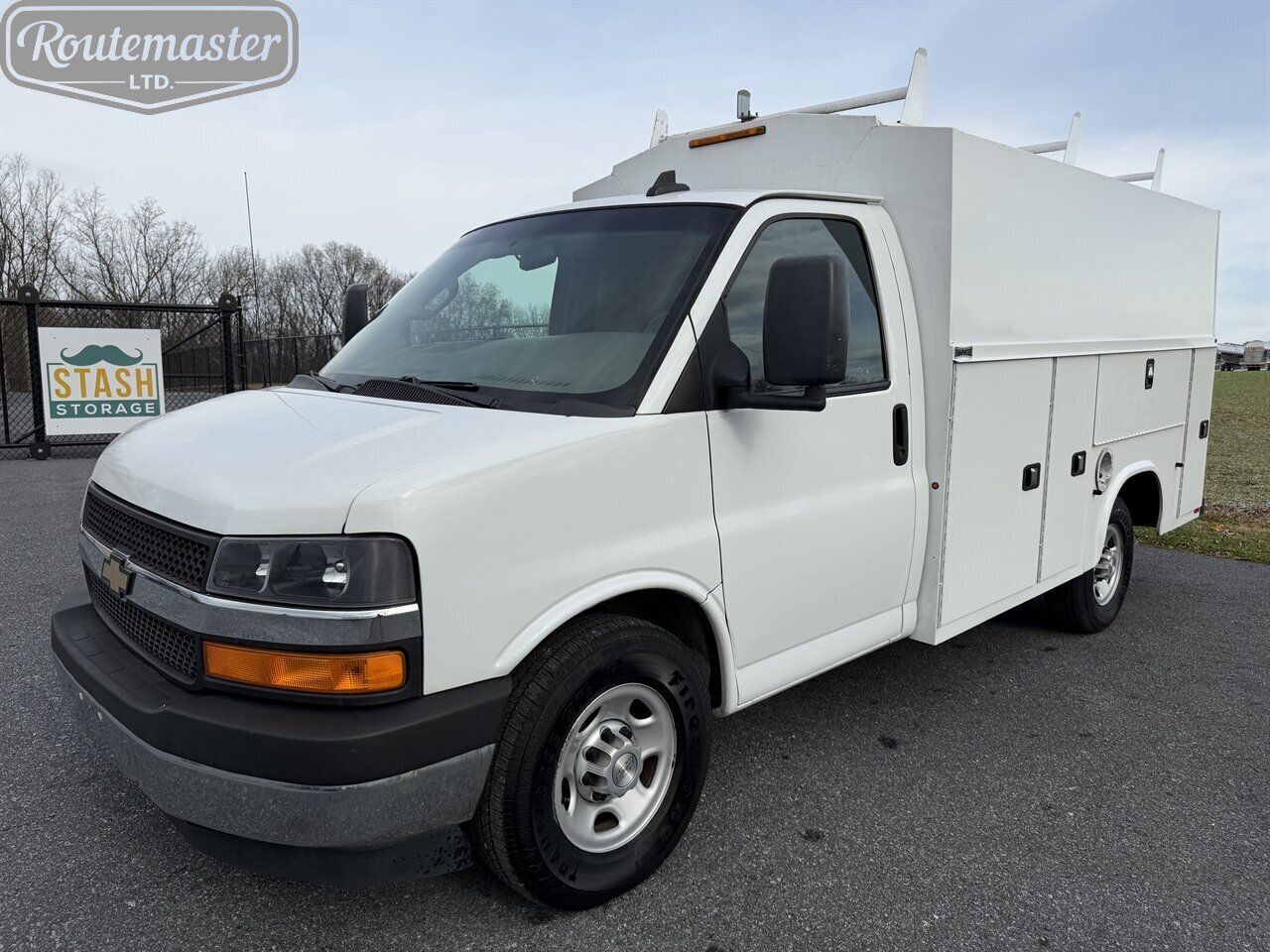 2019 Chevrolet Express 3500 10' Utility   - Photo 1 - Mount Joy, PA 17552
