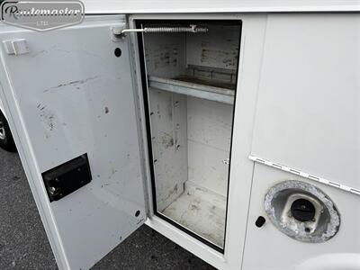 2019 Chevrolet Express 3500 10' Utility   - Photo 21 - Mount Joy, PA 17552