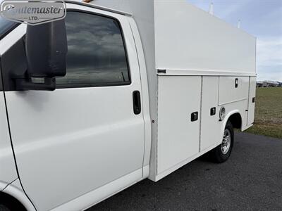 2019 Chevrolet Express 3500 10' Utility   - Photo 14 - Mount Joy, PA 17552