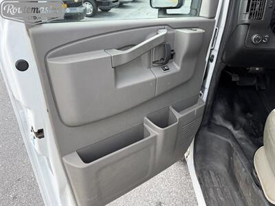 2019 Chevrolet Express 3500 10' Utility   - Photo 23 - Mount Joy, PA 17552