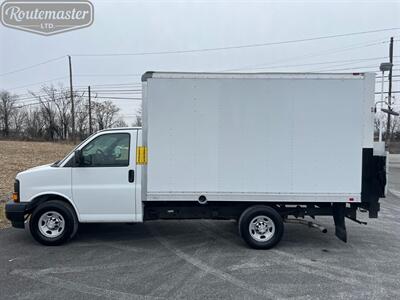 2017 Chevrolet Express 3500 12' Box   - Photo 23 - Mount Joy, PA 17552