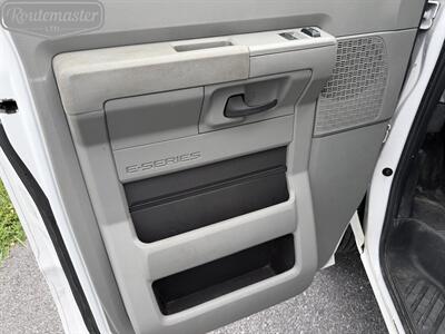 2022 Ford E-Series Van E-450 16' Box   - Photo 17 - Mount Joy, PA 17552