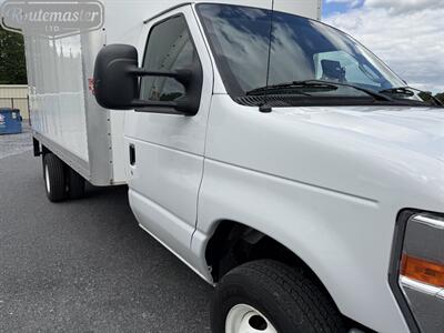 2022 Ford E-Series Van E-450 16' Box   - Photo 3 - Mount Joy, PA 17552