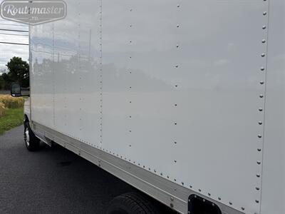 2022 Ford E-Series Van E-450 16' Box   - Photo 14 - Mount Joy, PA 17552