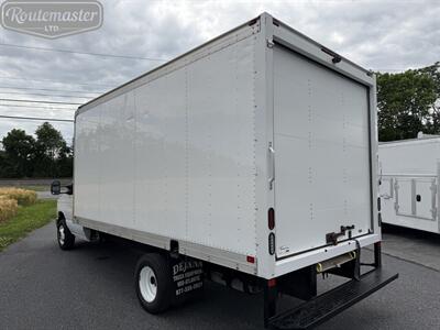 2022 Ford E-Series Van E-450 16' Box   - Photo 11 - Mount Joy, PA 17552