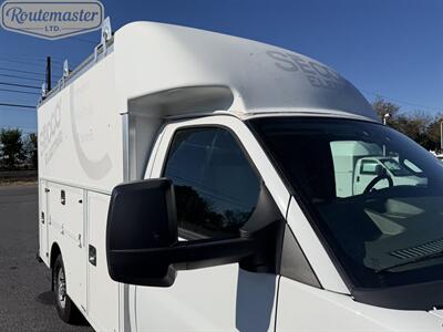 2017 Chevrolet Express 3500 10' Utility   - Photo 27 - Mount Joy, PA 17552