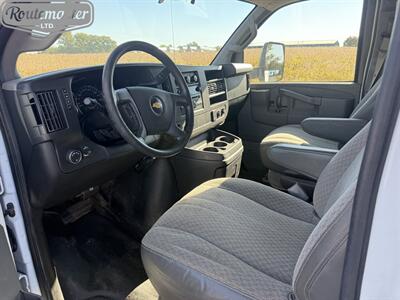 2017 Chevrolet Express 3500 10' Utility   - Photo 17 - Mount Joy, PA 17552