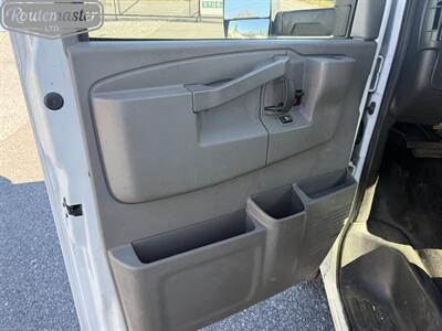 2017 Chevrolet Express 3500 10' Utility   - Photo 16 - Mount Joy, PA 17552