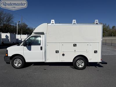 2017 Chevrolet Express 3500 10' Utility   - Photo 4 - Mount Joy, PA 17552
