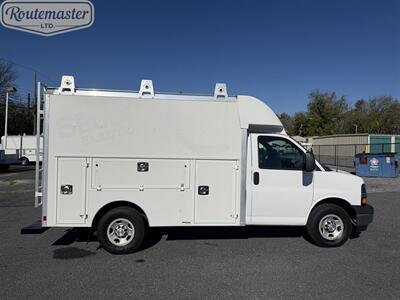 2017 Chevrolet Express 3500 10' Utility   - Photo 29 - Mount Joy, PA 17552