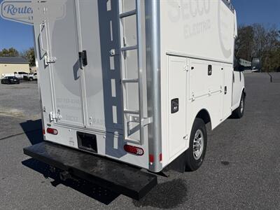 2017 Chevrolet Express 3500 10' Utility   - Photo 31 - Mount Joy, PA 17552