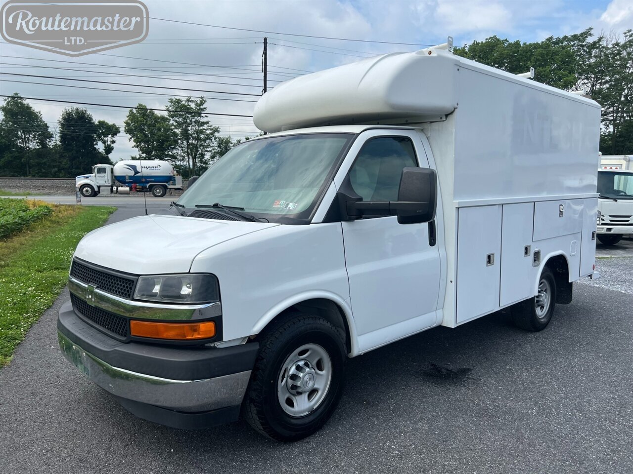 2017 Chevrolet Express 3500 12' Utility - Photo 1 - Mount Joy, PA 17552