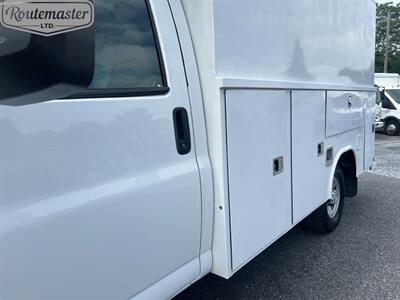 2017 Chevrolet Express 3500 12' Utility   - Photo 28 - Mount Joy, PA 17552