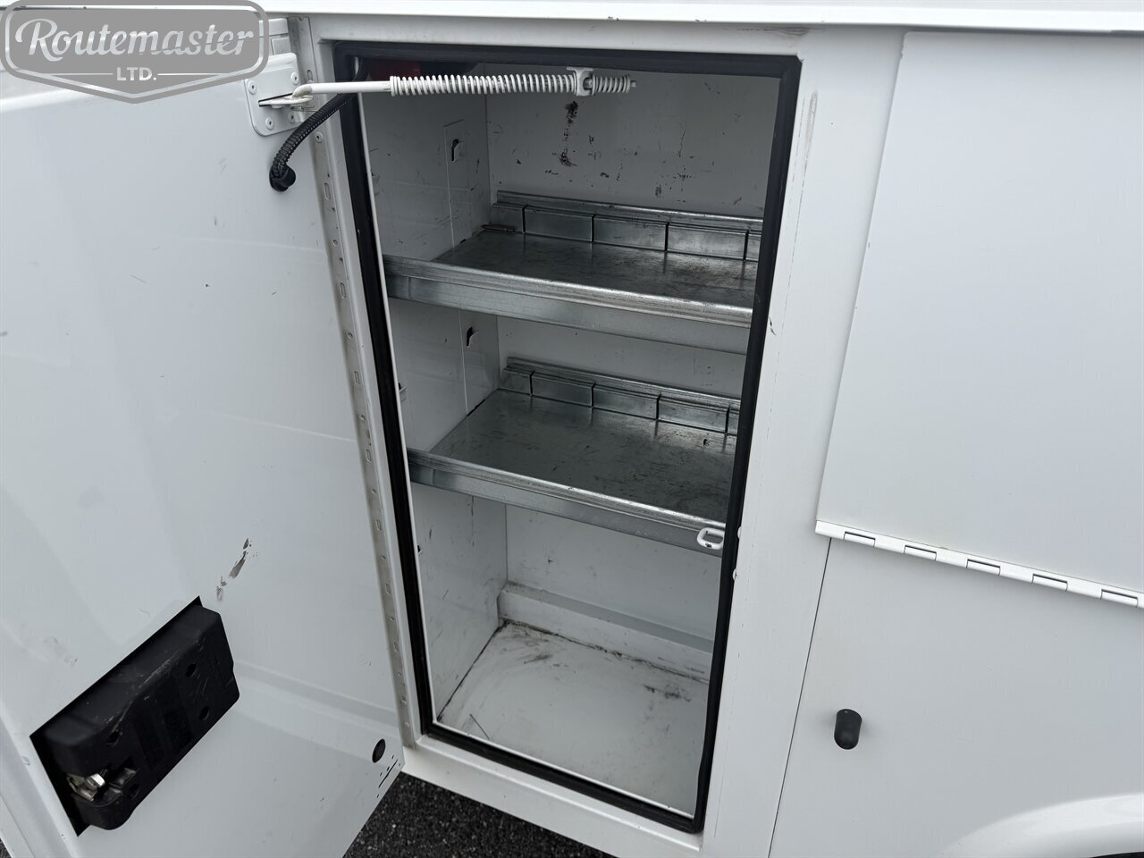 2022 Ford E-Series Van E-350 10' KUV - Photo 34 - Mount Joy, PA 17552