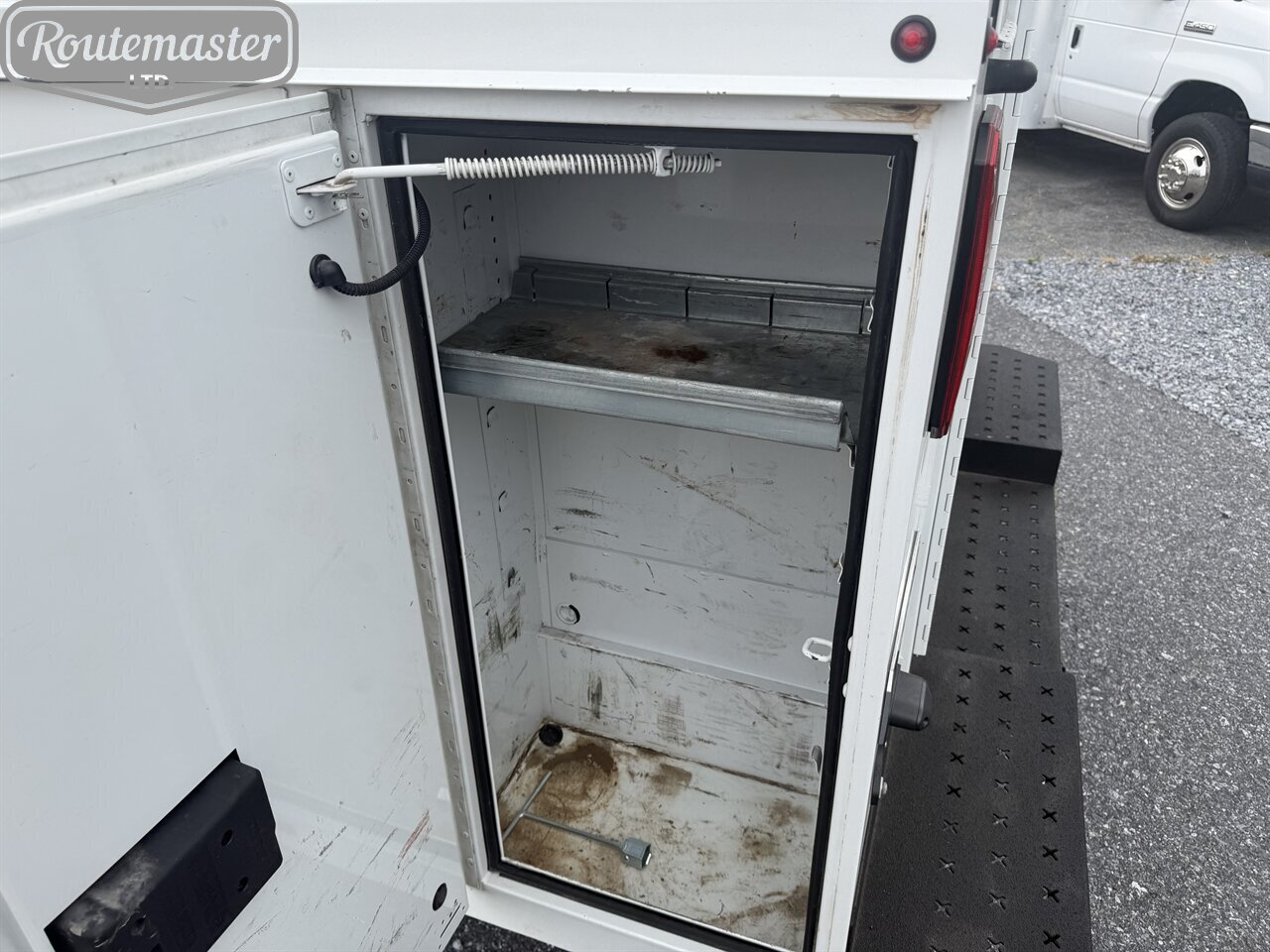 2022 Ford E-Series Van E-350 10' KUV - Photo 36 - Mount Joy, PA 17552
