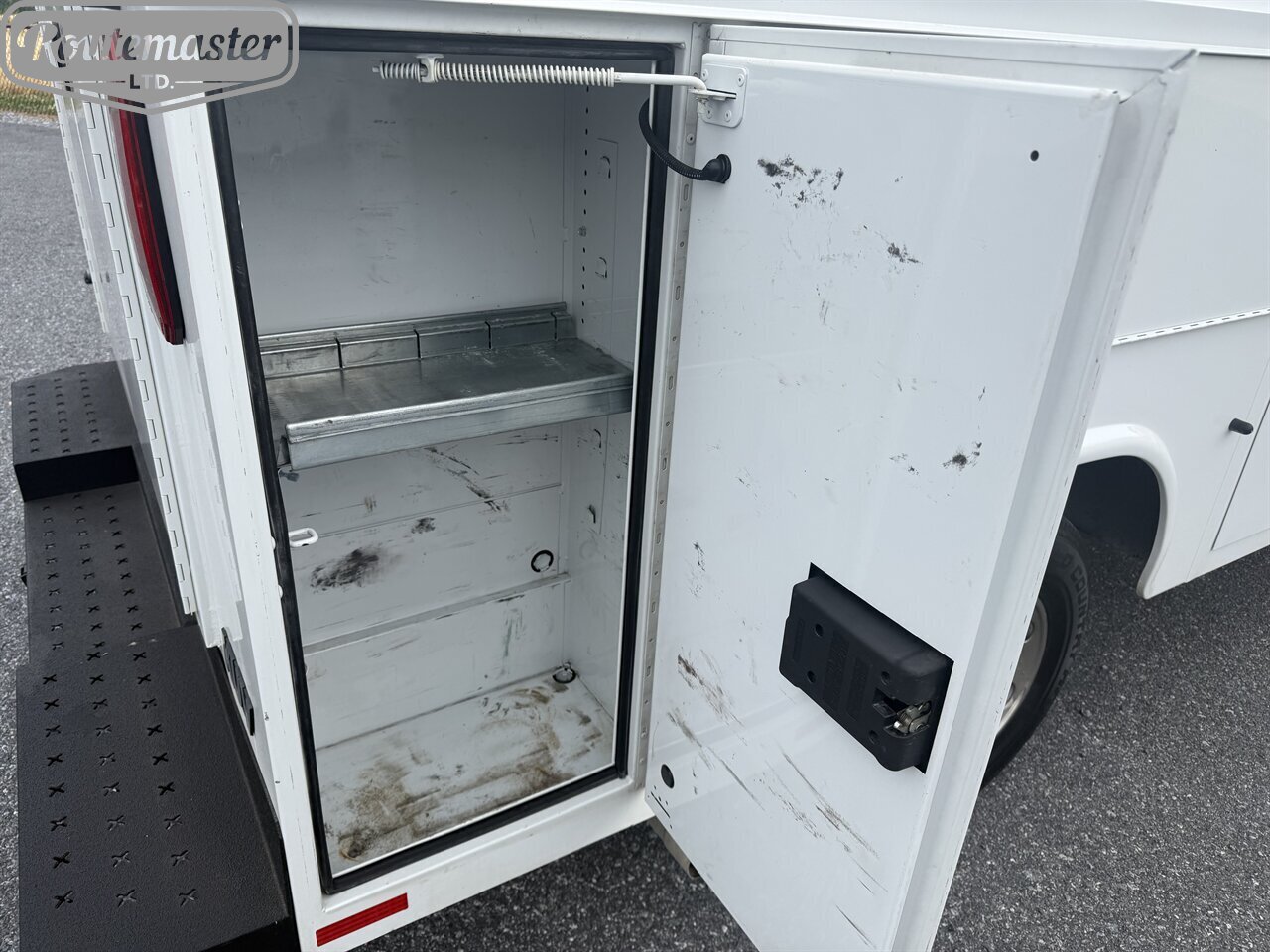 2022 Ford E-Series Van E-350 10' KUV - Photo 9 - Mount Joy, PA 17552
