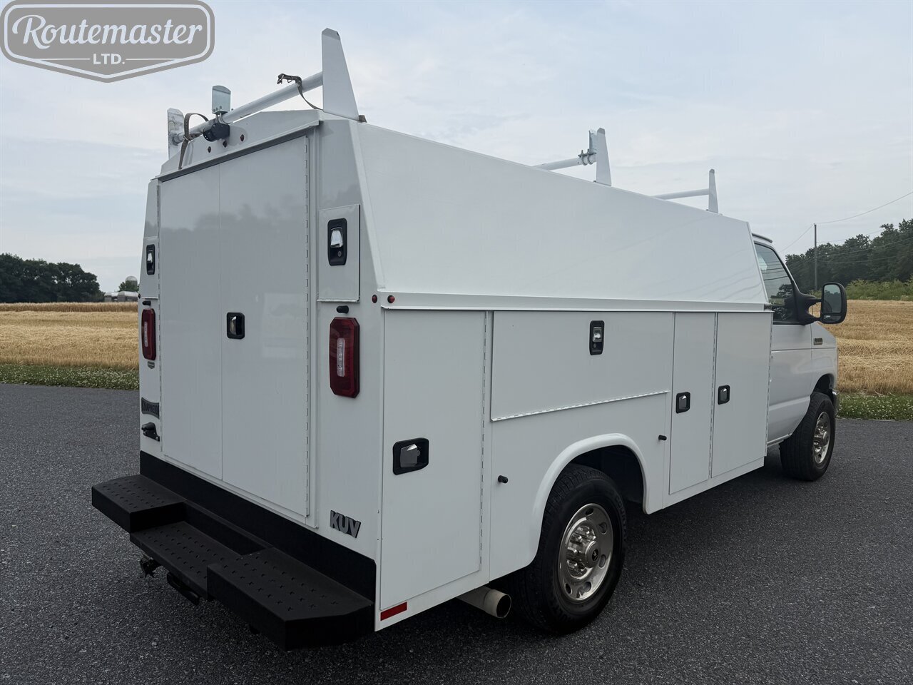 2022 Ford E-Series Van E-350 10' KUV - Photo 6 - Mount Joy, PA 17552