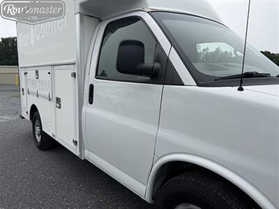 2019 Chevrolet Express 3500 10' Utility   - Photo 4 - Mount Joy, PA 17552