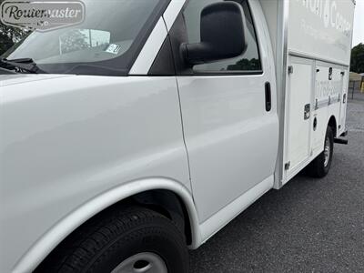 2019 Chevrolet Express 3500 10' Utility   - Photo 28 - Mount Joy, PA 17552