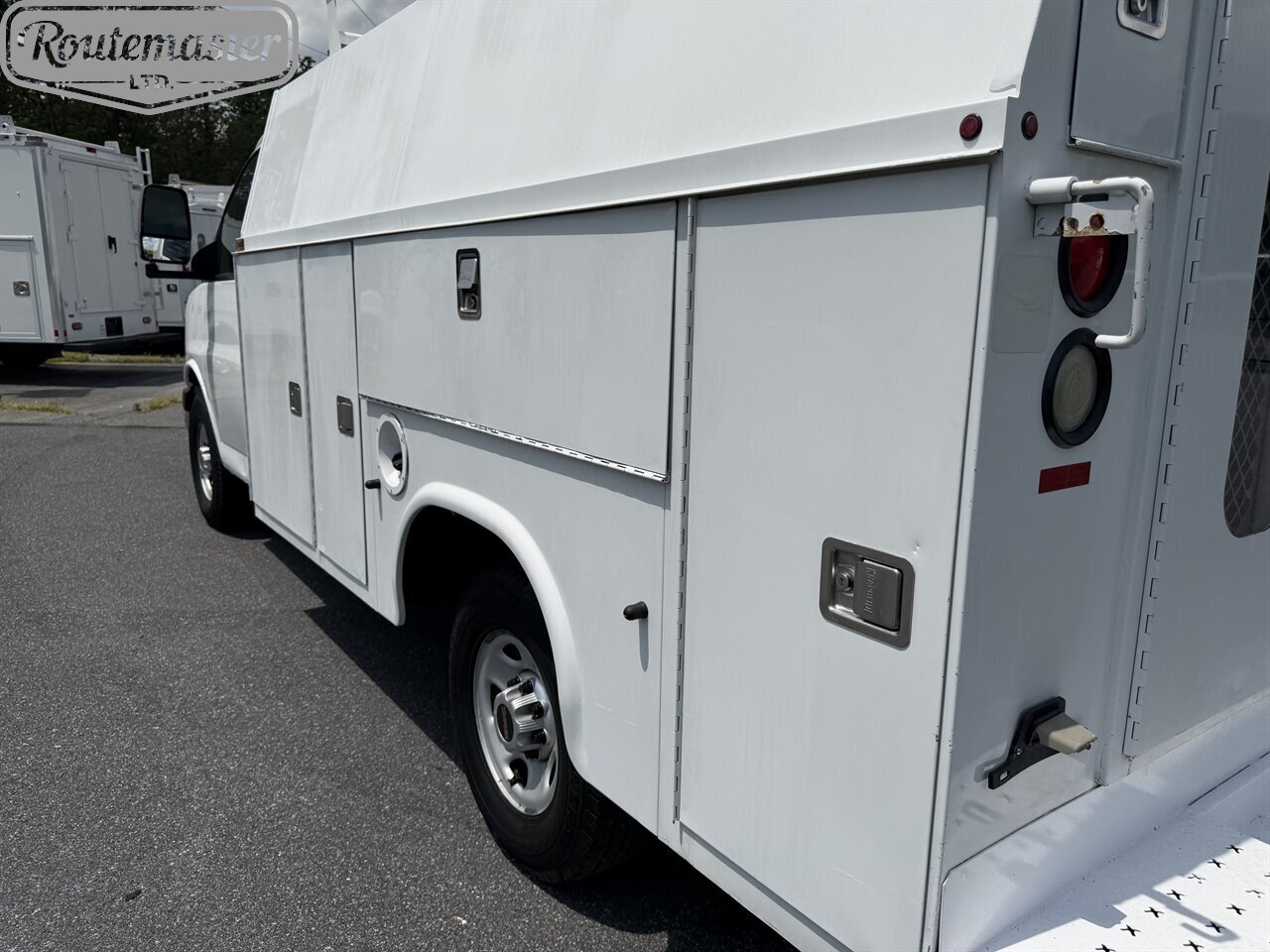 2010 GMC Savana 3500 10' KUV - Photo 9 - Mount Joy, PA 17552