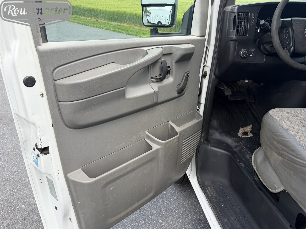 2010 GMC Savana 3500 10' KUV - Photo 16 - Mount Joy, PA 17552