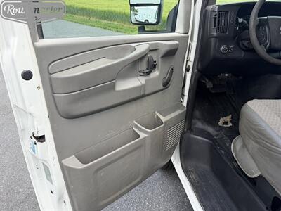 2010 GMC Savana 3500 10' KUV - Photo 16 - Mount Joy, PA 17552