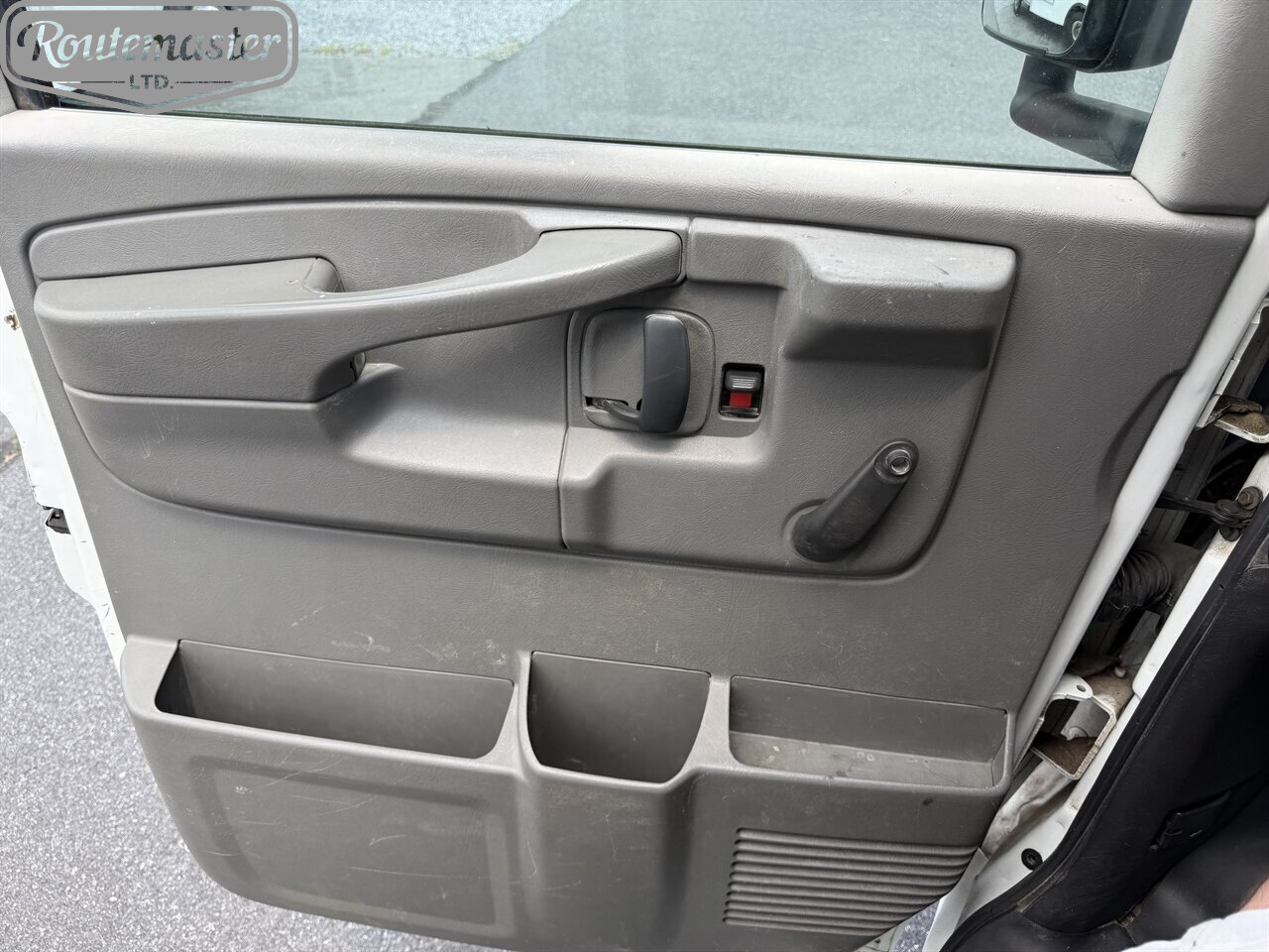 2010 GMC Savana 3500 10' KUV - Photo 14 - Mount Joy, PA 17552