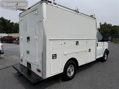 2016 Chevrolet Express 3500 10' Utility   - Photo 25 - Mount Joy, PA 17552